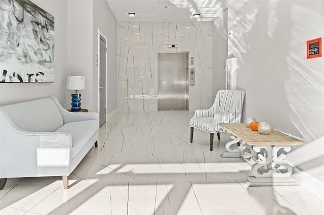 Building Photo - 425 Avenue C #201