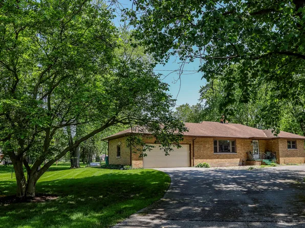 6255 Arthur St, Merrillville, IN 46410