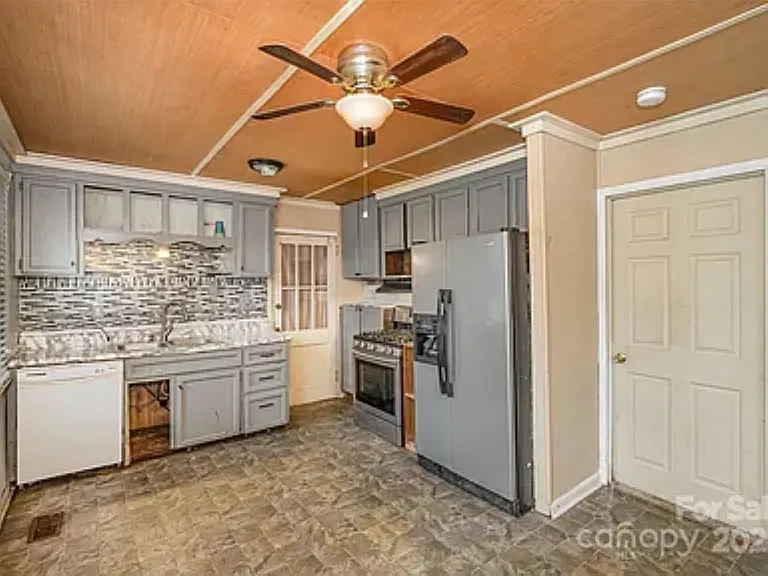 202 Hovis Rd — Photo 6