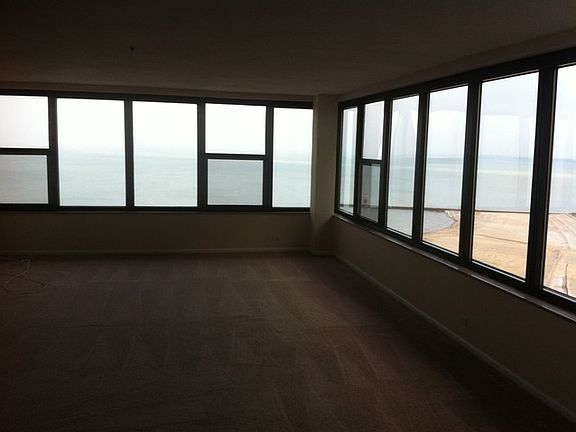 4th image of 5801 N Sheridan Rd APT 17D