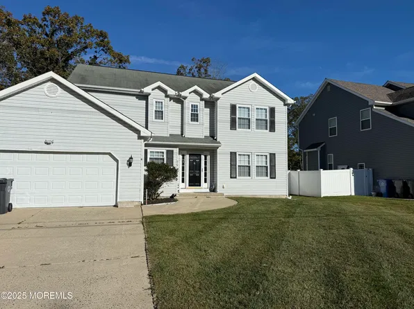 90 Atlantis Ave, Manahawkin, NJ 08050
