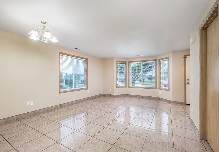 4119 Bond Ln — Photo 2