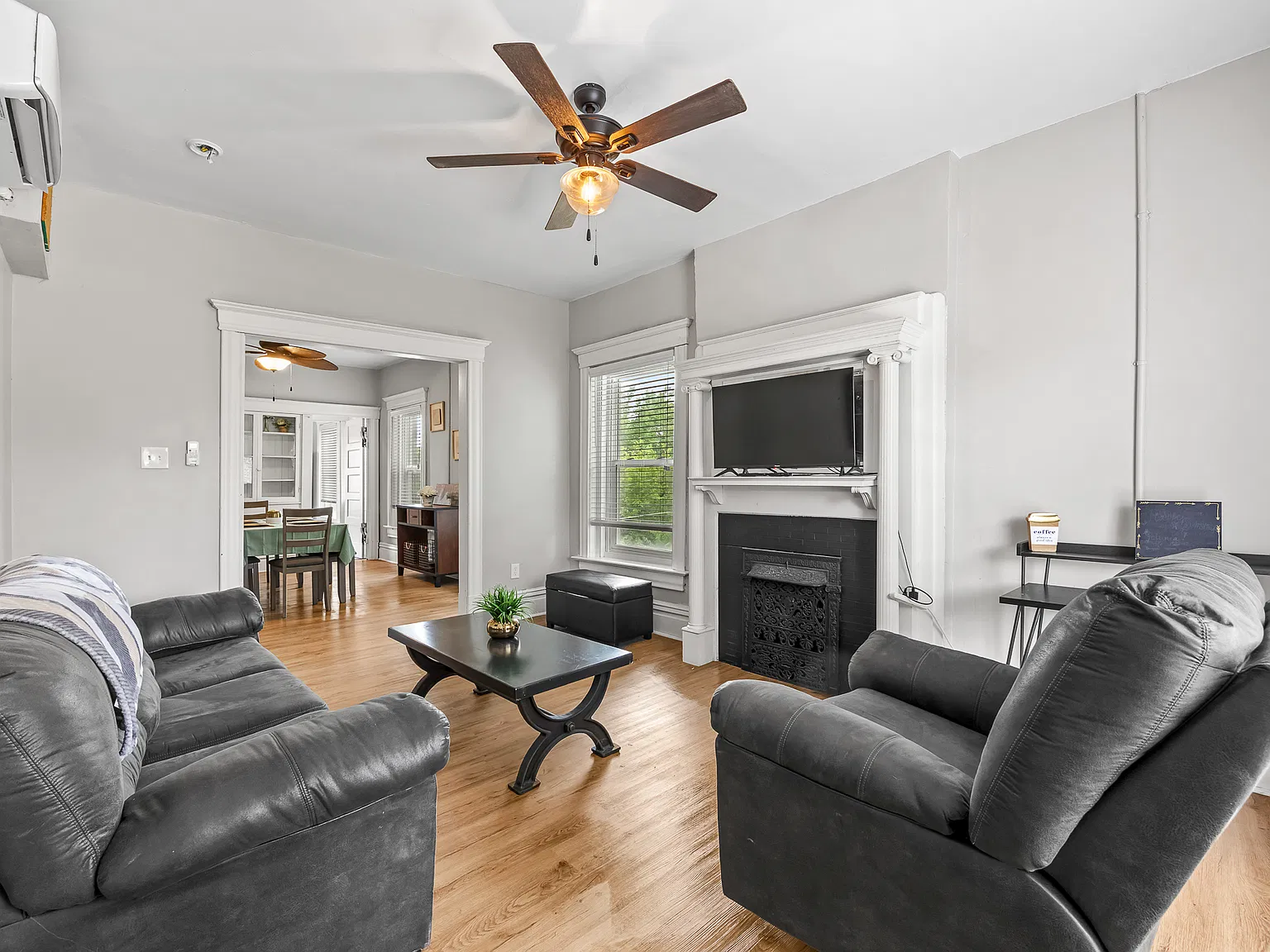 3 bed, 1350 sqft, $2,000 — Photo 4