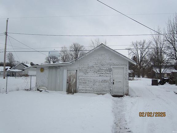 5th image of 1645 W Spencer Ave