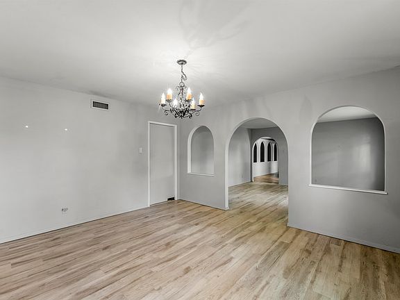5th image of 725 W Sale Rd
