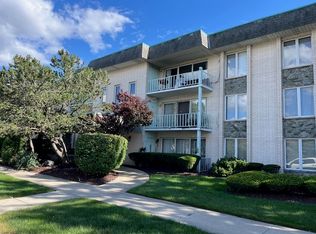 4715 W 106th St APT 1B, Oak Lawn, IL 60453