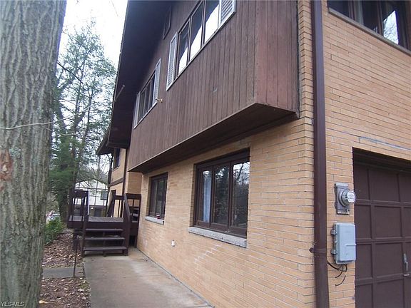 3rd image of 126 N Hills Dr