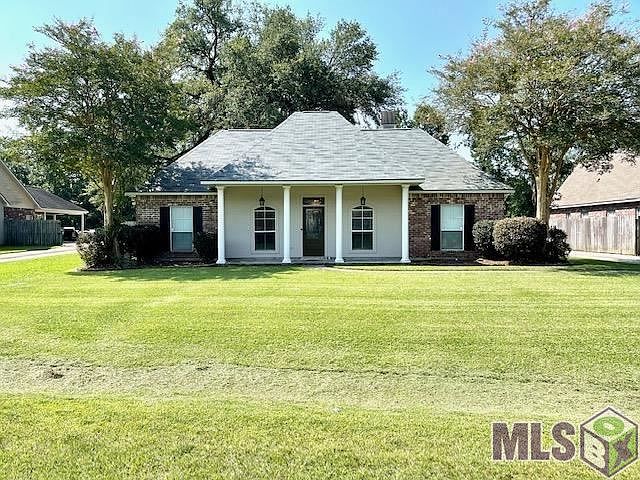1st image of 8066 Versailles Ave
