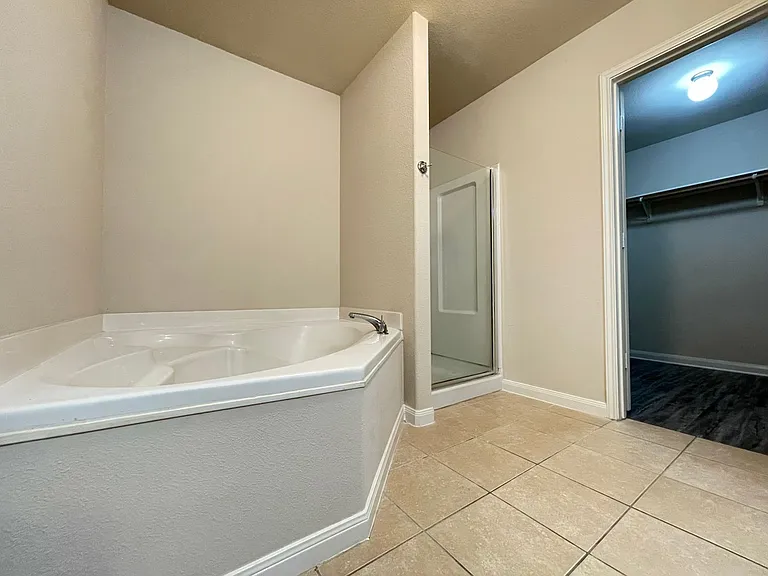 207 Dodge City Trl — Photo 18