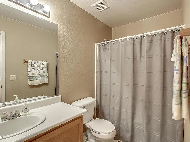 2342 E Springfield Pl — Photo 5