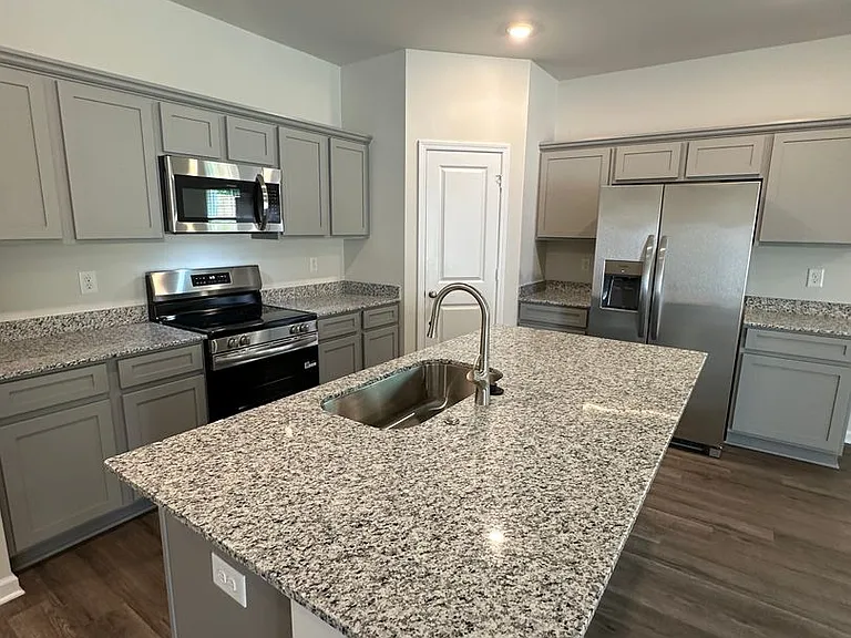 331 S Lake Ct — Photo 6