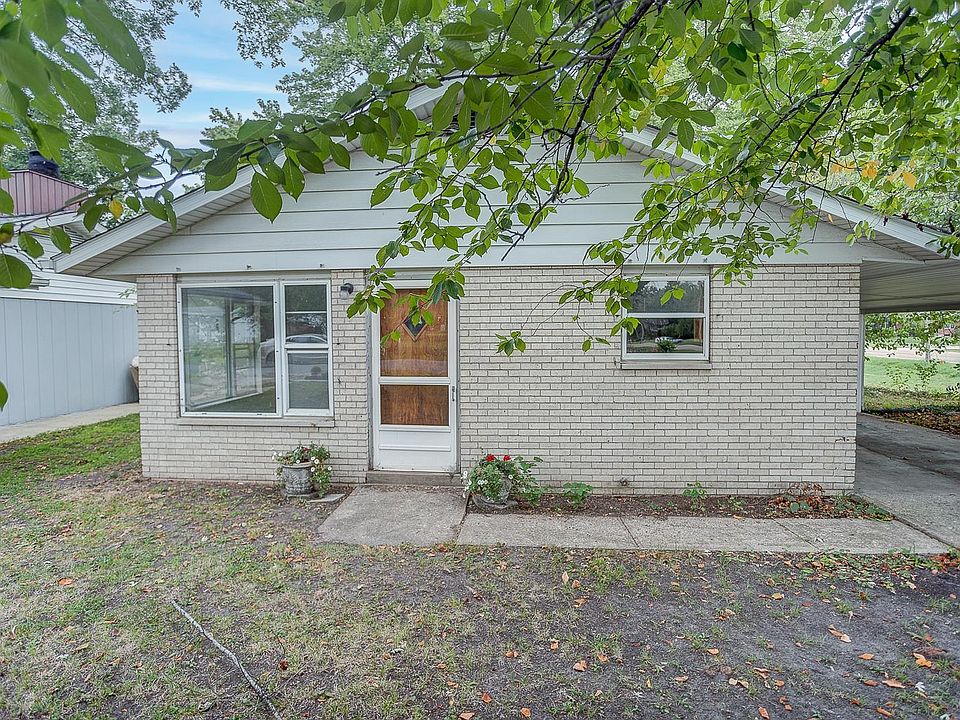 1st image of 102 Troeckler Ln