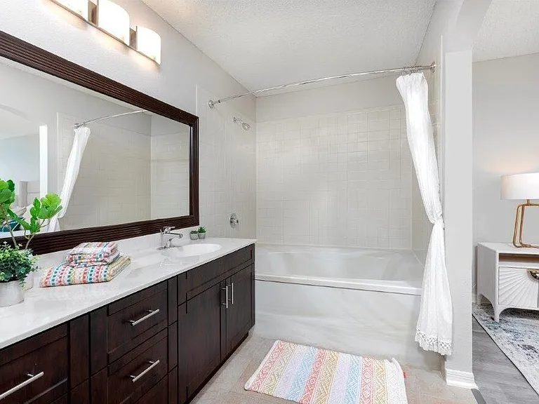 Indian Hills Apartments — Photo 17