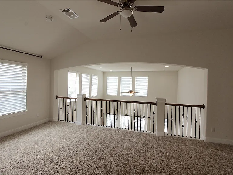 5800 Viejo Dr — Photo 32