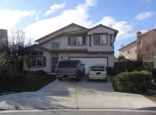 8 Rhode Island Cir, Salinas, CA 93905