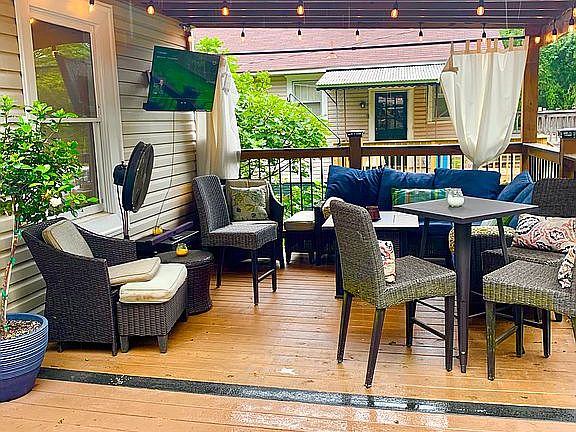 Back deck - covered pergola 