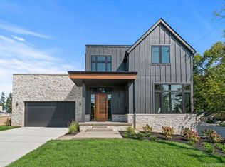 1226 N Pine St, Rochester, MI 48307