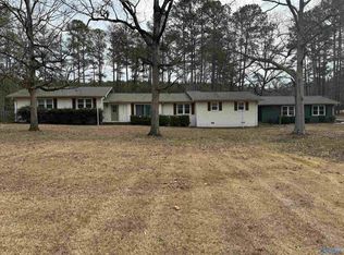1075 S Watson Dr, Centre, AL 35960