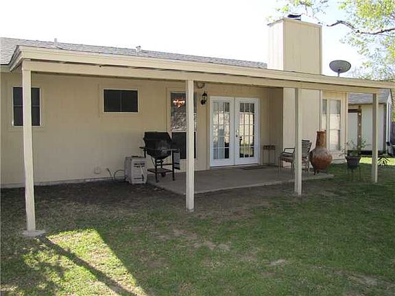 2nd image of 1202 Melbourne Ln