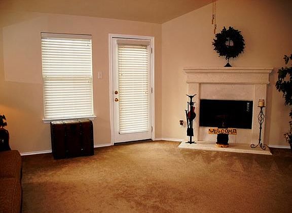 5th image of 127 Castle Dr