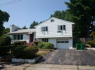 37 Dorcar Rd, Newton, MA 02467