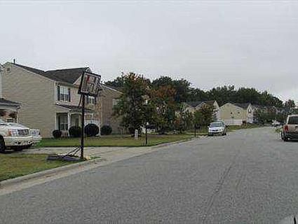 3rd image of 5205 Silverbrook Dr