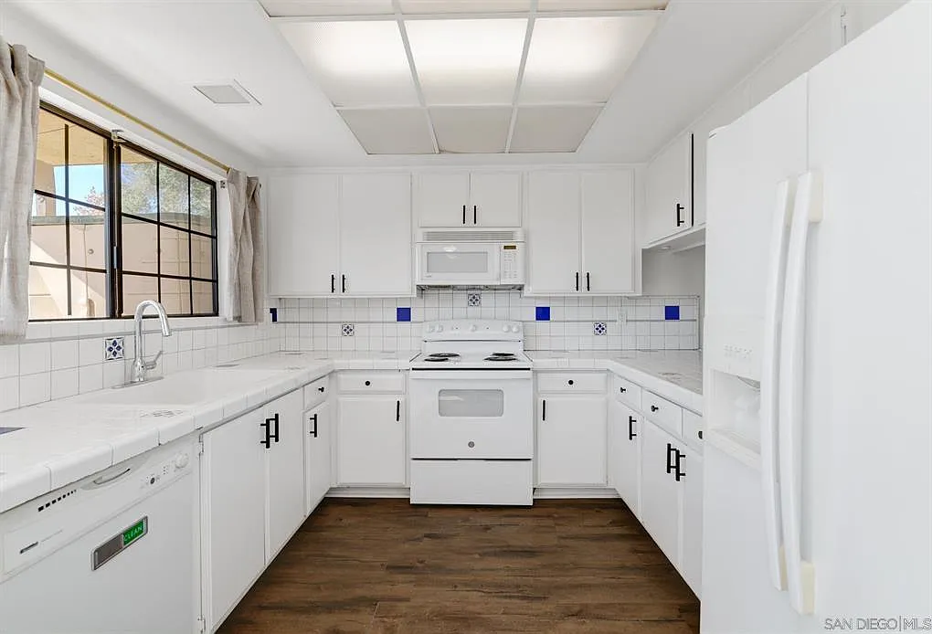 625 South Fig Street #10 - 1 — Photo 3