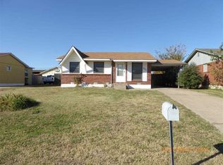 5826 NW Kinyon Ave, Lawton, OK 73505