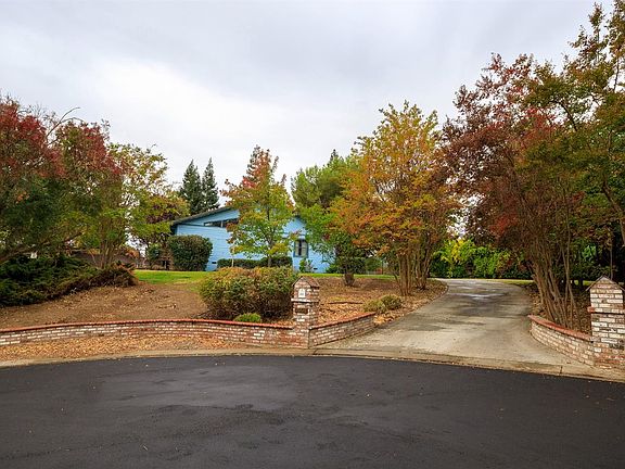 3rd image of 9905 Wild Oak Ct