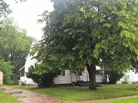 3rd image of 1535 Virginia Ave
