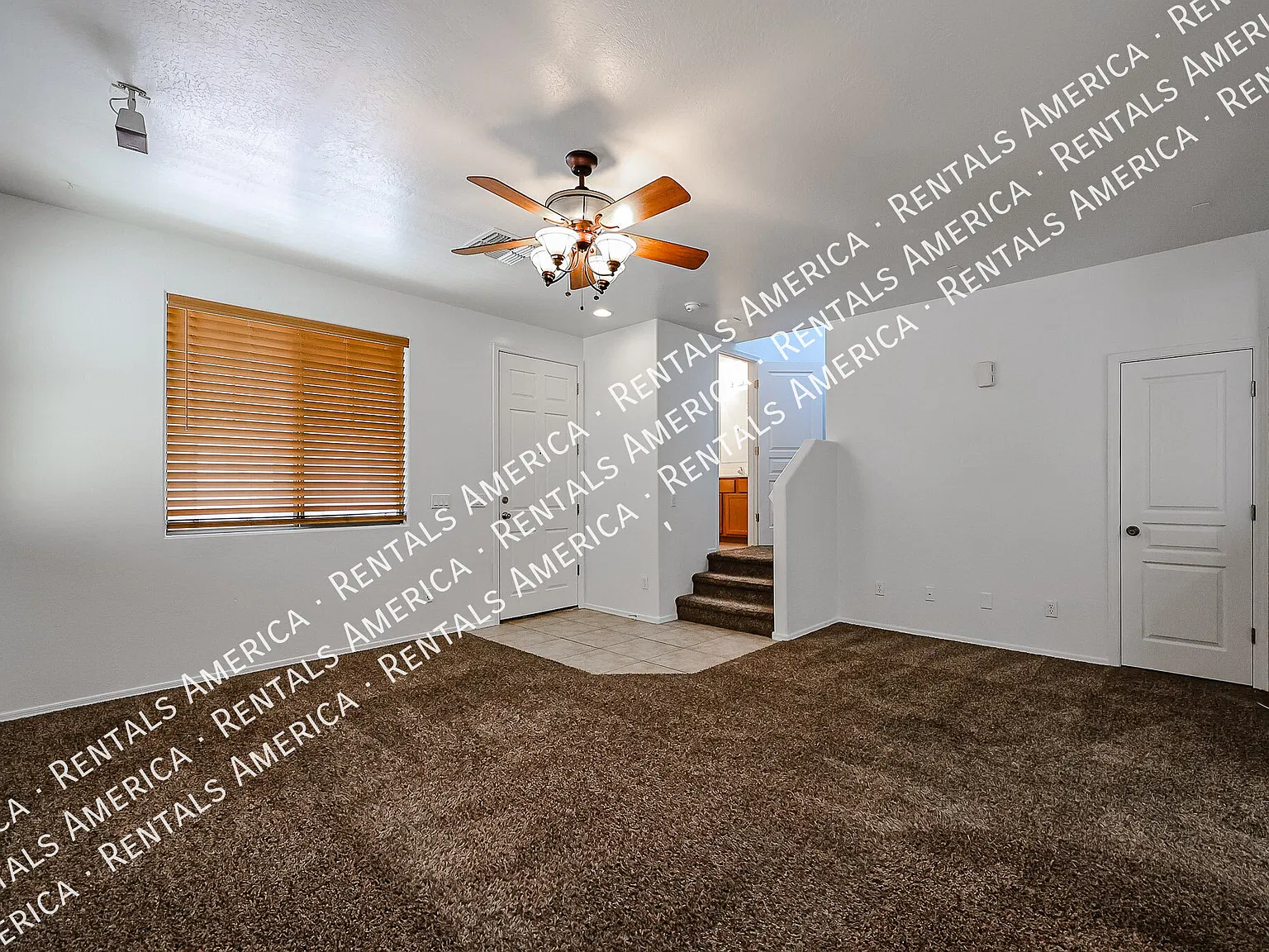 Check out this 3/2.5 home just minutes from Downtown Gilbert — Photo 3