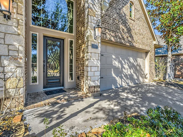 10007 Eldarica Way — Photo 4
