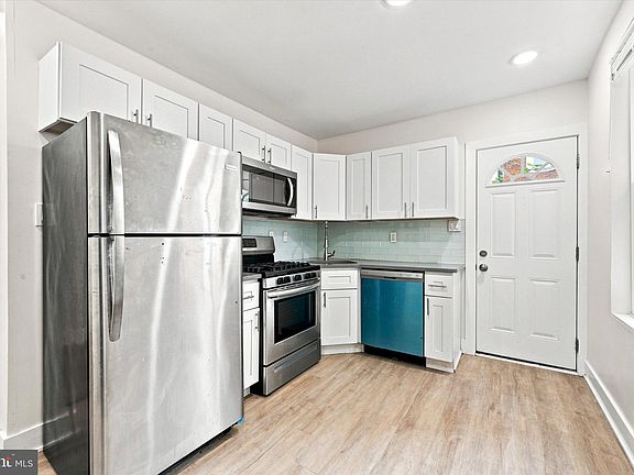 3rd image of 5310 Spruce St #1
