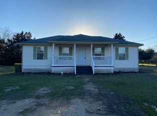 808 Henderson Blvd, Groesbeck, TX 76642