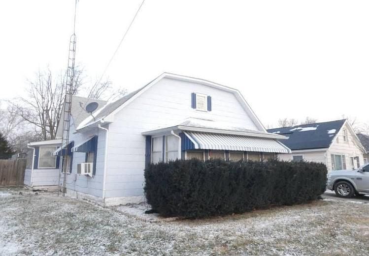 2nd image of 676 Park St