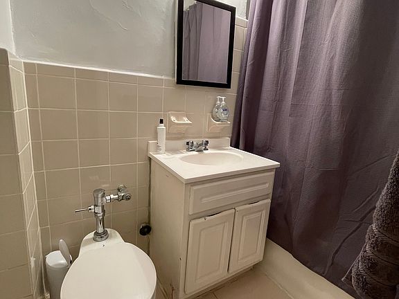 4th image of 455 W 34th St #4HH