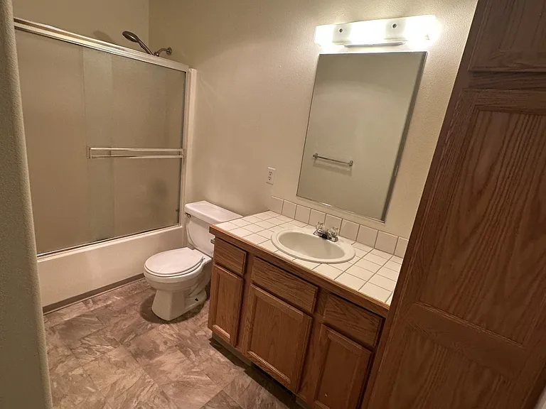 565 Briarwood Dr #563 — Photo 9