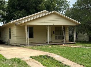 1212 W Iowa Ave, Blanchard, OK 73018