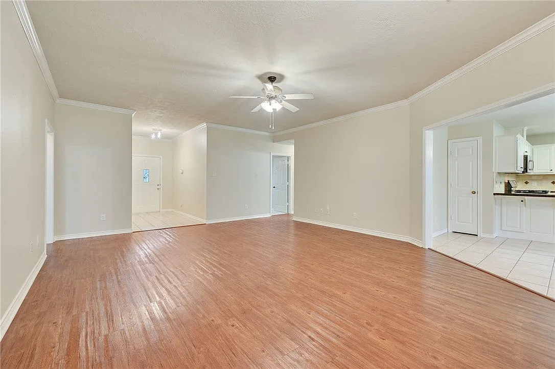 4 bed, 1732 sqft, $2,500 — Photo 4
