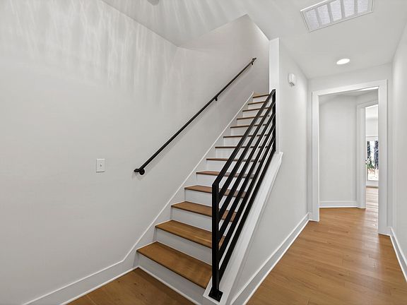 4th image of 976 Double Helix Rd