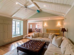 54 Oakwood Dr, Chapel Hill, NC 27517