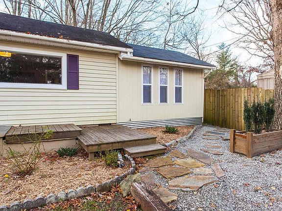 3rd image of 216 Half Circle Ln
