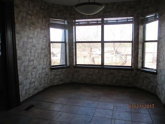 4th image of 128 Sunny Pl