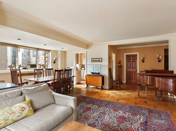 45 East End Avenue 10F image 3 of 16