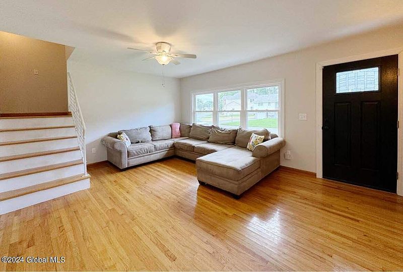 3rd image of 136 E Palmer Avenue