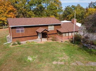 402 Main St, Broughton, IL 62817