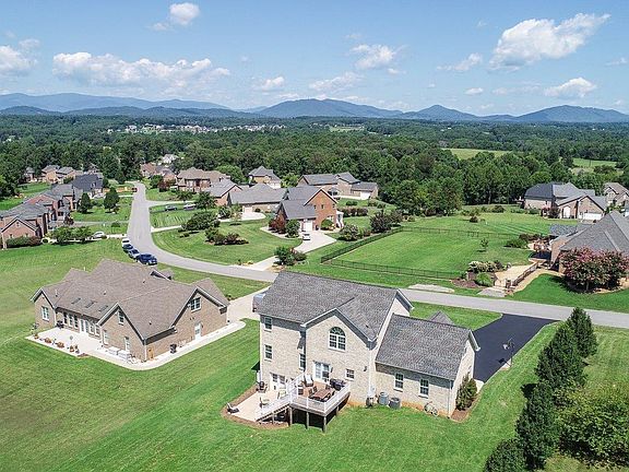 3rd image of 1144 Cedar Rock Dr