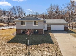 504 Elaine Ave, Shoreview, MN 55126