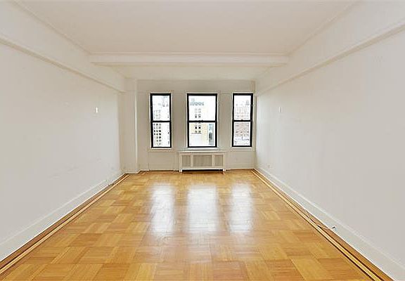 2nd image of 210 W 101st St APT 12G