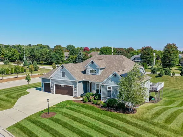 5622 South Fox Tail COURT, New Berlin, WI 53151